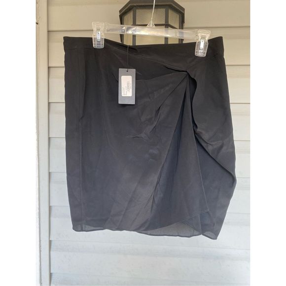 Derek Lam NWT Sarong Skirt in Black Italian 100% Silk, Size 8, MSRP $890 - Picture 3 of 10